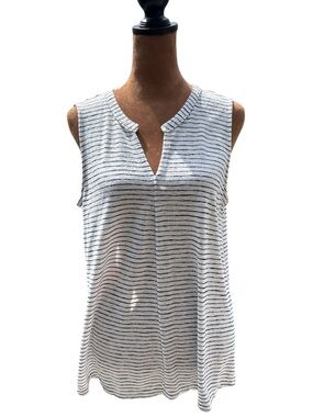 OLD NAVY EUC White & Black Striped Sleeveless V-Notch Tank Size Medium